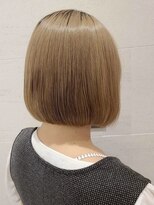 トイロ(toiro)&nbsp;レイヤーカットミルクティーベージュブリーチカラーダブルカラー