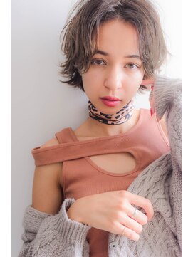 アリー 原宿 表参道(ALLY) [ALLY阿部]ミルクティーベージュ×くびれショート