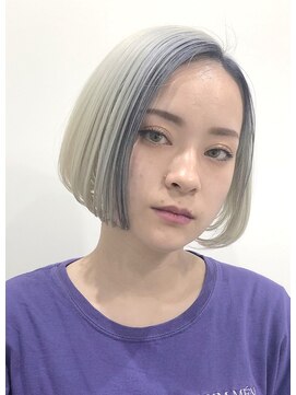 レム(LEM) 刈り上げボブハイトーンアクセサリーカラー ホワイト