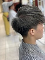 ルクール 喜多町店(Le Coeur)&nbsp;ツーブロショートレイヤー×グレイアッシュ◎20代30代40代