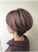大人可愛い小顔ワンサイドショートボブ丸み前下がり