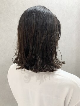 イリ(iri) 〈お客様スタイル〉切りっぱなしミディ