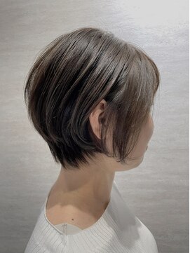 アリイ(ali'i) マッシュショート×ネビージュ×イルミナカラー