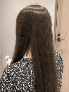 ビースリー ロア ロングスタイル×イルミナカラー /ロング/ブラウンベージュ/ツヤ