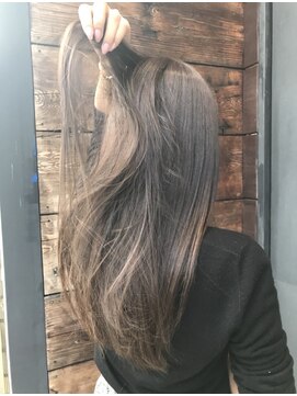トルシュ ヘアーワークス(TORChe Hair Works) ロング