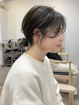 エイチ(811) 20代30代40代ミニウルフレイヤーショートネビージュタッセルボブ