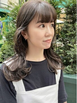 ビュートリアム265(BEAUTRIUM 265) レイヤースタイル/ロングヘア/アッシュベージュ