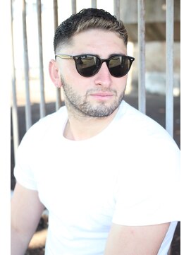 エイル(AILE) クロップスタイル/スキンフェード/アップバング/デザインカラー