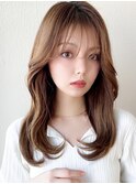 薄めバングで韓国ヘア/美髪大人可愛いこなれミディ/新宿