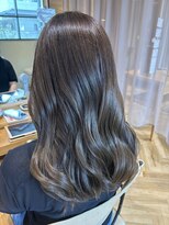 リベラル(liberal)&nbsp;透明感たっぷりオリーブグレージュ【20代/30代/40代】