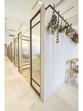 全く新しいサロンのカタチ【PORT蕨】蕨初！こだわりの半個室空間＆ホスピタリティ    蕨 川口 戸田