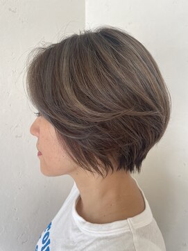 クララ トヨハシ(CLALA Toyohashi) 丸みショートボブ ひし形シルエット