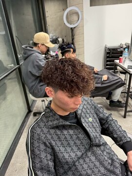 イーラ(era) スペイカールパーマ/メンズ/刈り上げ/眉毛/ツイスト