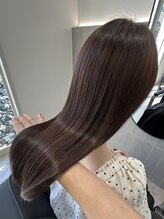 仕上がりを左右する繊細なアイロン。最後はトリートメントでしっかりケア!