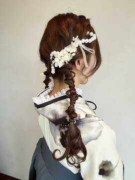 ラトリエコンタン(L´atelier Content) 【asuka】ツインテール 編みおろし 卒業式ヘア