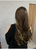 オリーブベージュ