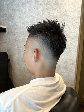 キタセンジュバーバー バイ ティーズ(KITASENJU BARBER by T's) スキンフェード　ベリーショート