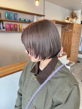 ビーグレイス 美濃加茂店(be Grace) アッシュシルバーグレー×20代透け感ショートボブ