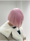 ホワイトピンクラベンダー青みピンク前下がりボブ