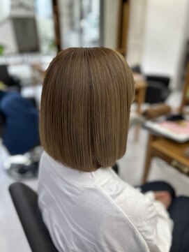 フレアヘアー(flair hair) 肩上ボブベージュ