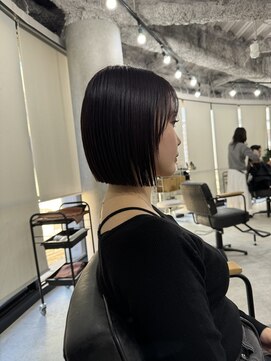 フランチェスカドットボブ(francesca.bob) ダークピンク×切りっぱなしボブ【田野剛大】梅田