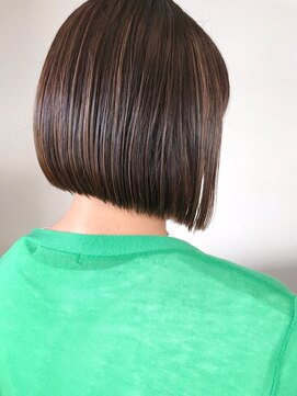 ナロー(NALLOW Bead's) *スリークBob*インナーカラー*ハイライトカラー*