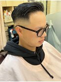 スキンフェード/刈り上げアップバングビジネス黒髪爽やか