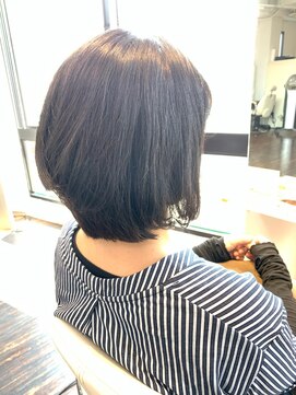 アトリエアルシュ(atelier ARCHE) 大人ショートボブ,小顔,ひし形ショートボブ,後頭部ボリューム