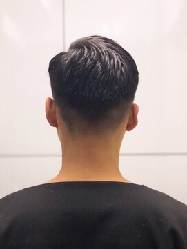 ディスイズバーバー(THIS IS BARBER) スキンフェード　ビジネスヘア　30代40代　【札幌】
