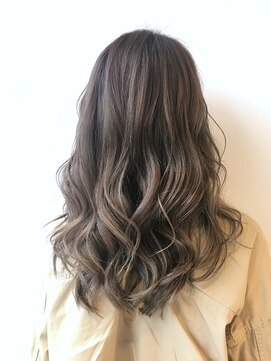 カミエ(kamie) 【フォギーベージュ】