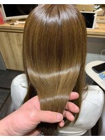 カミケンガレリア(kamiken. galleria)&nbsp;ツヤ感ストレート大人きれい艶髪モテ髪【カミケンガレリア】