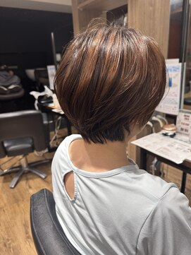 ハピネス クローバー 八木店(Happiness CLOVER) 大人の美しいグレイヘア脱白髪染め30代40代50代60代