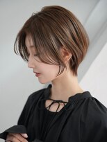 ソワネ 表参道(soigne)&nbsp;大人のふんわり前髪ハンサムショートボブグレーベージュ30代