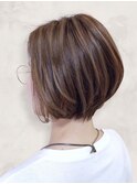 秋カラー白髪ぼかしハイライト小顔ショート×透明感アッシュ