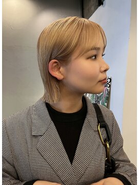 切りっぱなしボブ/ハイトーン/ブリーチ