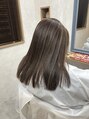 ツムギ(TUMUGI)&nbsp;白髪ぼかしハイライトで白髪のお悩み相談承ります。