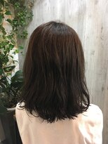 ヴィータ Hair Vita 切りっぱなしで上品なミディスタイル