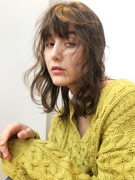 アイティー バイ アルバム 中野店(IT by ALBUM) 顔まわりレイヤーカット_耳かけウェーブパーマ_36903