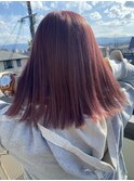 ピンクベージュ
