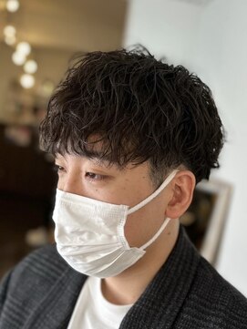 ナンバー ブラオ 名古屋栄(N° blao) ツーブロック ツイストパーマ メンズカジュアル