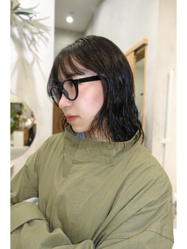 ランプヘアー(LAMP hair) 透明感のある黒