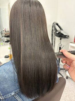 シーバイラヴィズム 万代店(Sea by LUVISM)の写真/【髪質改善＊コスメ縮毛矯正+カット+AujuaクイックTR 】毛先までしっとりなナチュラルストレートに♪