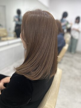 プラグ(Plug) アッシュブラウンセミロングつや髪ケアカラートリートメント