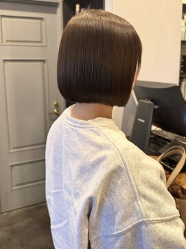 ニュートライズ(NEUTRIZE) ボブ レイヤー ハイライト ブリーチ 水素カラー 透明感カラー