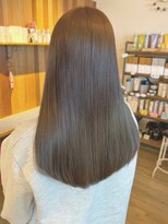 モニカ ヘアー(monica Hair)&nbsp;ロングヘア ミルクティーベージュ 髪質改善ストレート 20代
