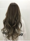 アッシュグレージュ