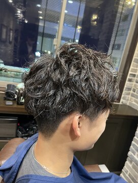 ミリオンバックス 御徒町店(Million Backs) スパイラルパーマ/ニュアンスパーマ/マッシュ<理容室>[御徒町]