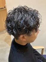 ソウスシア(SOURCE cia)&nbsp;メンズ刈り上げスパイラルパーマ【佐藤和弥】