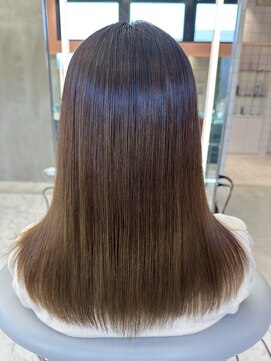 ロンドルーチェ 心斎橋(Lond luce) ダークアッシュ/ミディアムレイヤーカット［髪質改善/縮毛矯正］