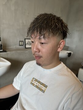 バーバーショップ フォーシーズン(BAR BER SHOP FOURSEASON) 前下がりツーブロック/スキンフェード／ツーブロック/メッシュ